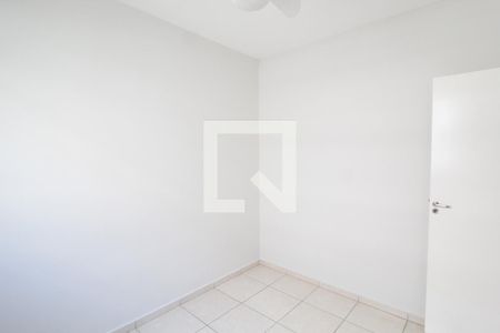Quarto 2 de apartamento para alugar com 2 quartos, 45m² em Gávea, Uberlândia