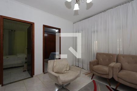 Sala de casa à venda com 3 quartos, 250m² em Vila Olinda, São Paulo