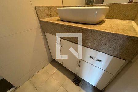 Apartamento à venda com 85m², 3 quartos e 1 vagaBanheiro Social