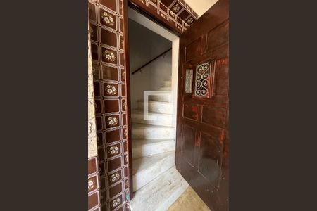 Apartamento à venda com 85m², 3 quartos e 1 vagaEscada