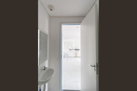 Banheiro de apartamento à venda com 2 quartos, 30m² em Cidade Antônio Estêvão de Carvalho, São Paulo