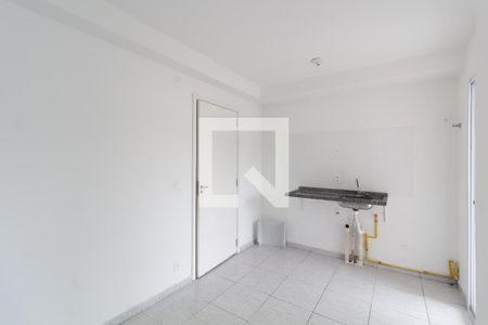 Sala/Cozinha de apartamento à venda com 2 quartos, 30m² em Cidade Antônio Estêvão de Carvalho, São Paulo