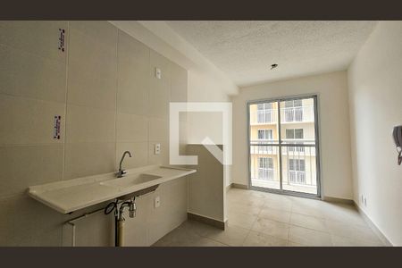 Cozinha / Sala de apartamento para alugar com 1 quarto, 28m² em Socorro, São Paulo
