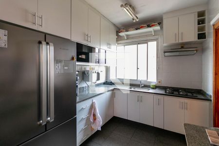 Cozinha de apartamento à venda com 4 quartos, 140m² em Vila Paris, Belo Horizonte