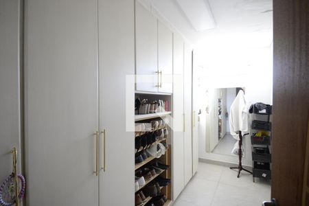 Casa à venda com 302m², 4 quartos e 3 vagasSuíte 1