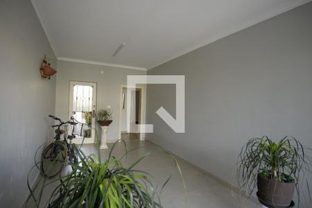 Casa à venda com 302m², 4 quartos e 3 vagasEntrada