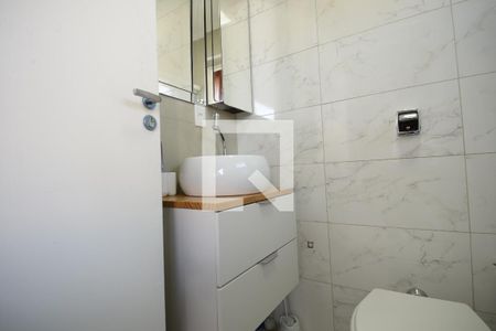 Casa à venda com 302m², 4 quartos e 3 vagasBanheiro de Serviço