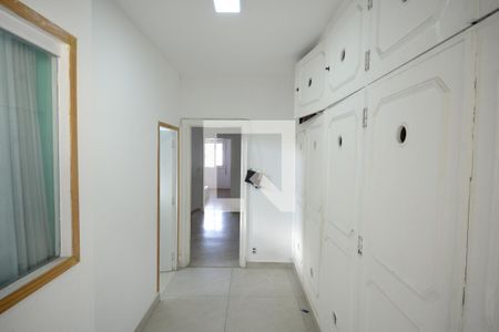 Casa à venda com 302m², 4 quartos e 3 vagasCorredor