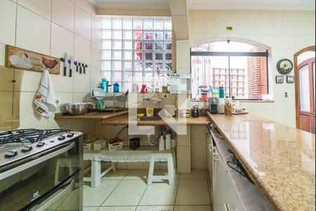 Casa à venda com 217m², 4 quartos e 2 vagas Casa à venda com 217m², 4 quartos e 2 vagasCozinha