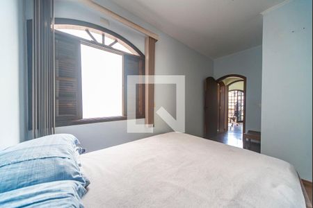 Casa à venda com 217m², 4 quartos e 2 vagas Casa à venda com 217m², 4 quartos e 2 vagasQuarto 1