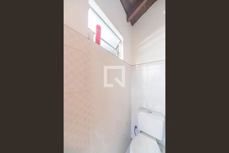 Casa à venda com 217m², 4 quartos e 2 vagas Casa à venda com 217m², 4 quartos e 2 vagasBanheiro da Varanda Gourmet