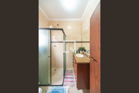 Casa à venda com 217m², 4 quartos e 2 vagas Casa à venda com 217m², 4 quartos e 2 vagasBanheiro 2