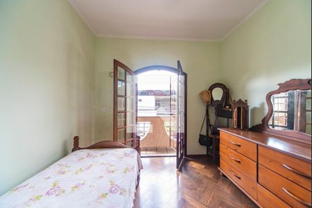 Casa à venda com 217m², 4 quartos e 2 vagas Casa à venda com 217m², 4 quartos e 2 vagasQuarto 2