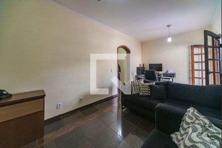 Casa à venda com 217m², 4 quartos e 2 vagas Casa à venda com 217m², 4 quartos e 2 vagasSala 2