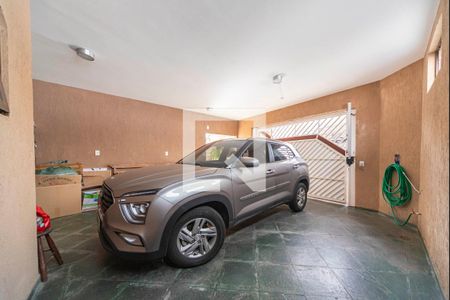 Casa à venda com 217m², 4 quartos e 2 vagas Casa à venda com 217m², 4 quartos e 2 vagasGaragem