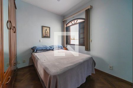 Casa à venda com 217m², 4 quartos e 2 vagas Casa à venda com 217m², 4 quartos e 2 vagasQuarto 1