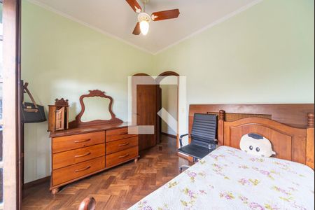 Casa à venda com 217m², 4 quartos e 2 vagas Casa à venda com 217m², 4 quartos e 2 vagasQuarto 2