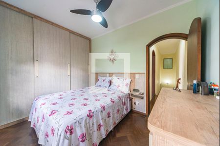 Casa à venda com 217m², 4 quartos e 2 vagas Casa à venda com 217m², 4 quartos e 2 vagasQuarto 3