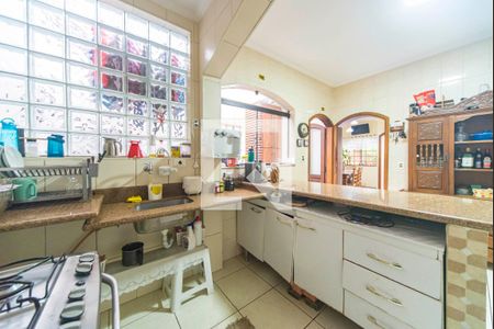 Casa à venda com 217m², 4 quartos e 2 vagas Casa à venda com 217m², 4 quartos e 2 vagasCozinha