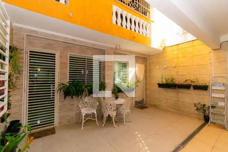 Casa à venda com 200m², 5 quartos e 4 vagasCasa 2 - Entrada