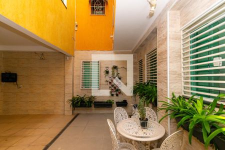 Casa à venda com 200m², 5 quartos e 4 vagasCasa 2 - Entrada