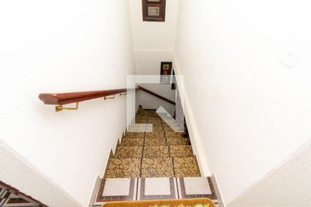 Casa à venda com 200m², 5 quartos e 4 vagasEscada