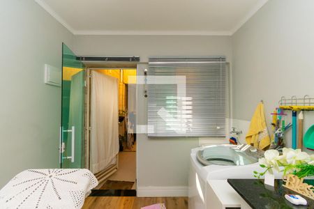 Casa à venda com 200m², 5 quartos e 4 vagasCasa 2 - Área de Serviço