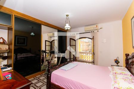 Casa à venda com 200m², 5 quartos e 4 vagasSuíte