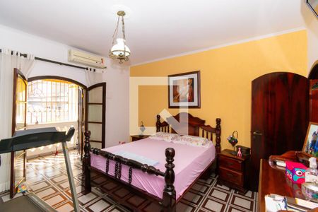 Casa à venda com 200m², 5 quartos e 4 vagasSuíte