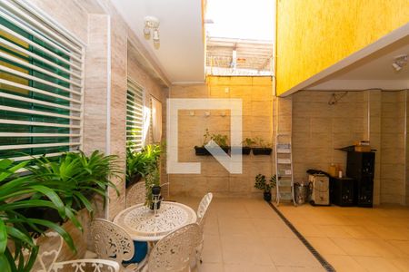 Casa à venda com 200m², 5 quartos e 4 vagasCasa 2 - Entrada