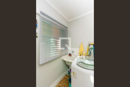 Casa à venda com 200m², 5 quartos e 4 vagasCasa 2 - Área de Serviço