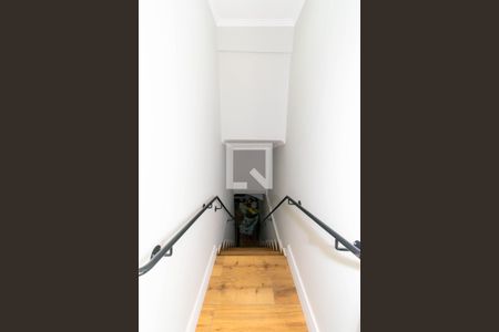 Casa à venda com 200m², 5 quartos e 4 vagasCasa 2 - Escada