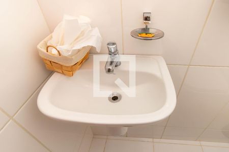 Casa à venda com 200m², 5 quartos e 4 vagasÁrea gourmet - Lavabo