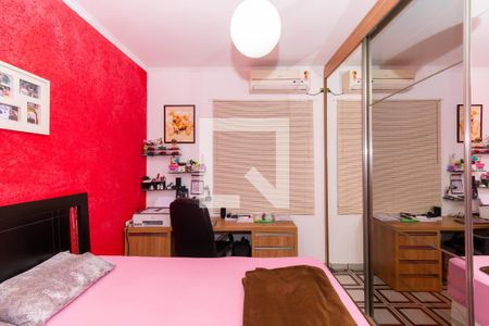 Casa à venda com 200m², 5 quartos e 4 vagasQuarto 2