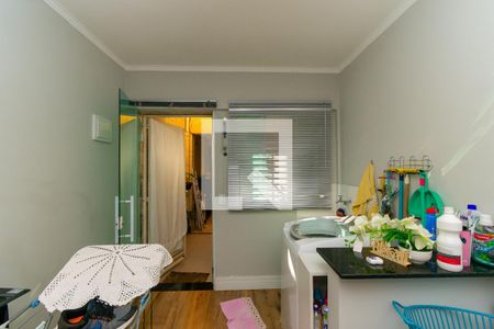 Casa à venda com 200m², 5 quartos e 4 vagasCasa 2 - Área de Serviço