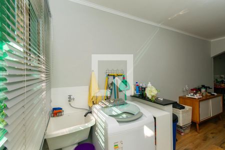 Casa à venda com 200m², 5 quartos e 4 vagasCasa 2 - Área de Serviço