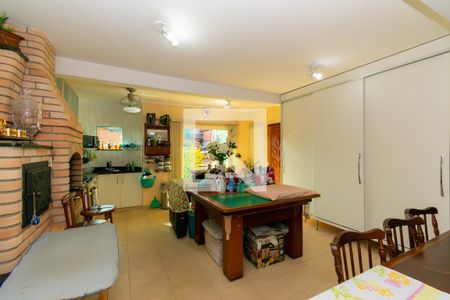 Casa à venda com 200m², 5 quartos e 4 vagasÁrea gourmet