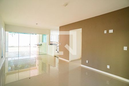 Casa de condomínio à venda com 135m², 3 quartos e 1 vagaSala