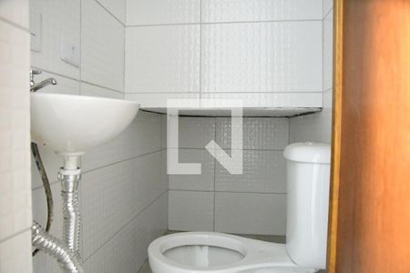 Banheiro de casa de condomínio para alugar com 2 quartos, 83m² em Bairro do Maranhao, Cotia