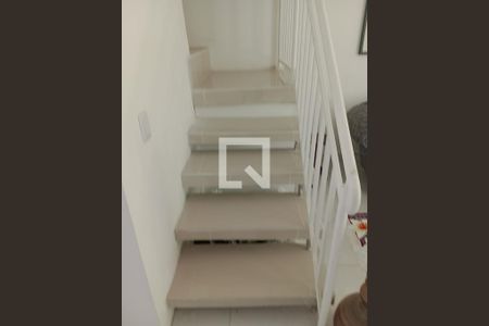 Casa de Condomínio para alugar com 2 quartos, 59m² em Bairro do Maranhao, Cotia