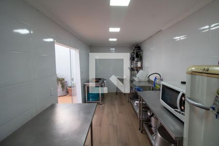 Casa à venda com 280m², 4 quartos e 2 vagasQuarto de serviço 