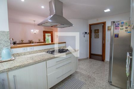 Casa à venda com 280m², 4 quartos e 2 vagasCozinha 
