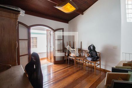 Casa à venda com 280m², 4 quartos e 2 vagasEscritório 