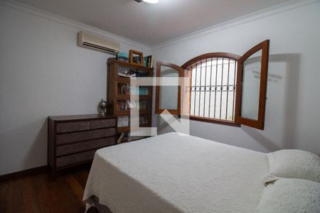 Quarto 1  de casa à venda com 4 quartos, 280m² em Jardim das Vertentes, São Paulo