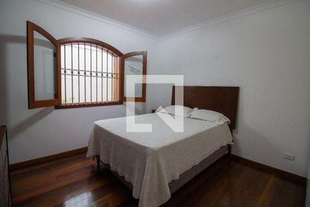 Quarto 1  de casa à venda com 4 quartos, 280m² em Jardim das Vertentes, São Paulo