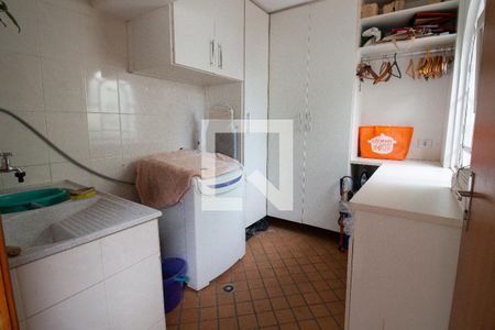 Casa à venda com 280m², 4 quartos e 2 vagasLavanderia 