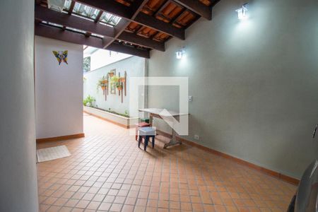 Casa à venda com 280m², 4 quartos e 2 vagasÁrea externa 