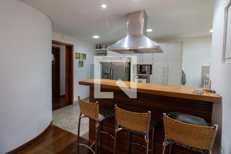 Casa à venda com 280m², 4 quartos e 2 vagasCozinha 