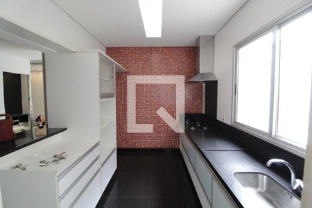 Casa para alugar com 280m², 3 quartos e 2 vagasCozinha