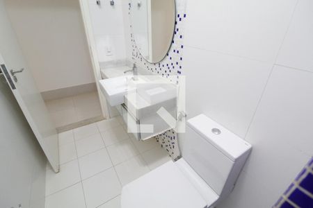 Casa para alugar com 280m², 3 quartos e 2 vagasBanheiro Social